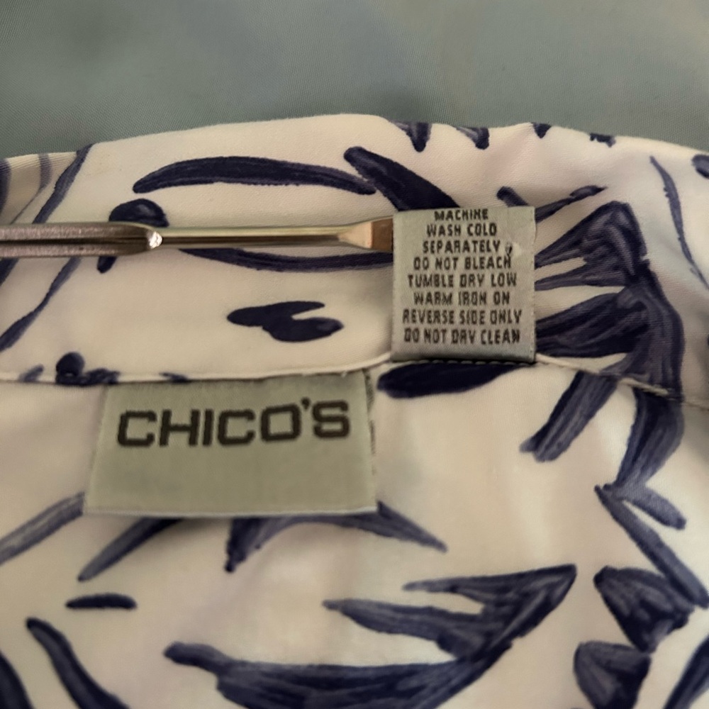 Chico's White and Blue Blazer with Floral Print - Picture 6 of 6